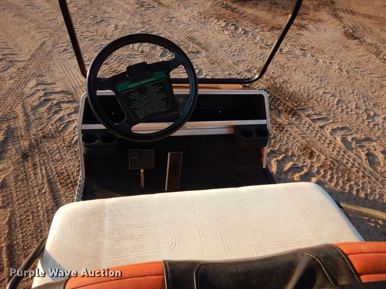 image for item LJ9831 2000 Club Car DS  golf cart