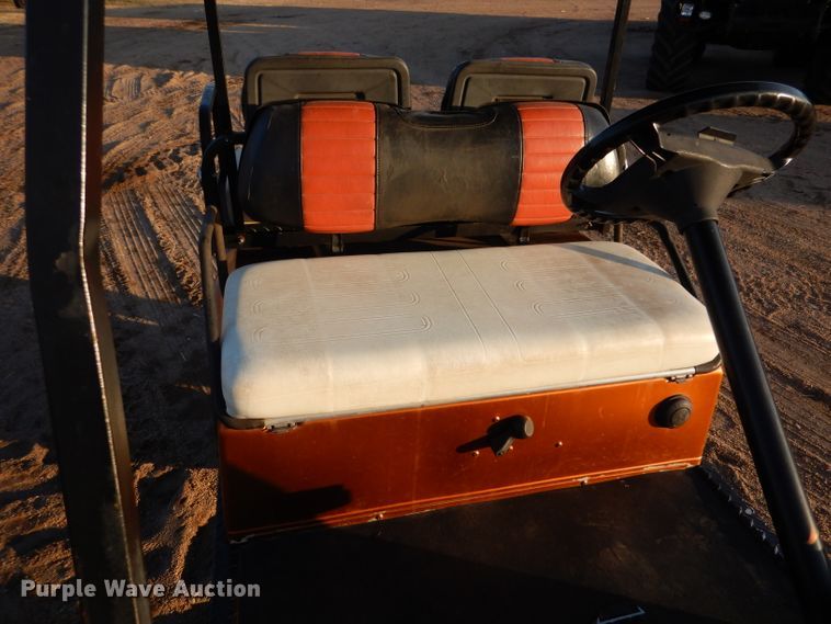 image for item LJ9831 2000 Club Car DS  golf cart