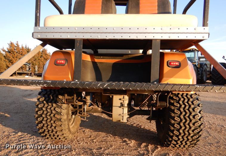 image for item LJ9831 2000 Club Car DS  golf cart