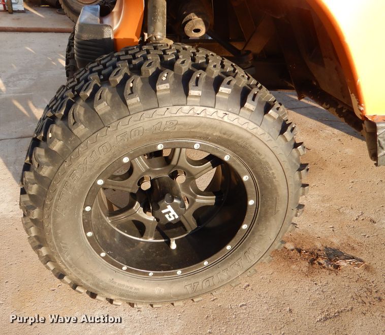 image for item LJ9831 2000 Club Car DS  golf cart