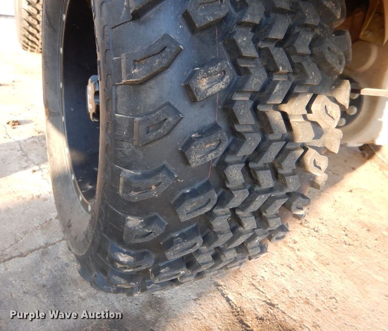 image for item LJ9831 2000 Club Car DS  golf cart