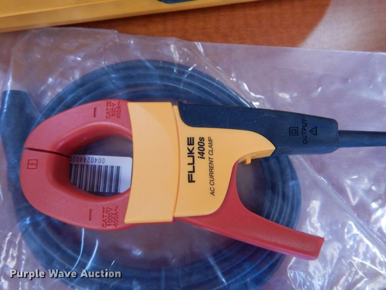image for item LJ9841 Fluke 125B  scopemeter