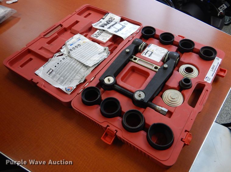 Matco Tools BJP18100 ball joint press in Hays, KS Item LJ9842 sold Purple Wave