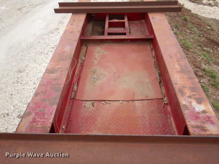 image for item MK9531 1973 Hyster  equipment trailer