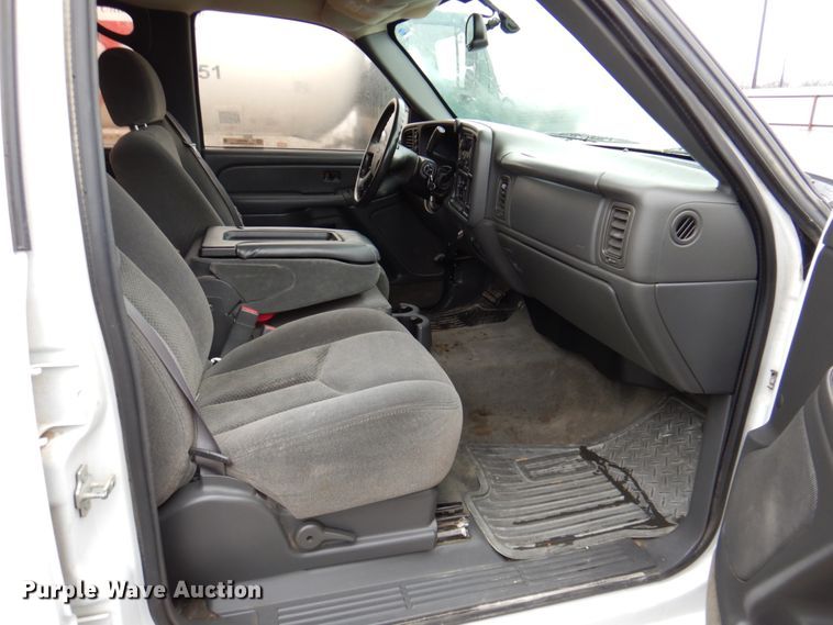 image for item MK9551 2005 Chevrolet Silverado 1500