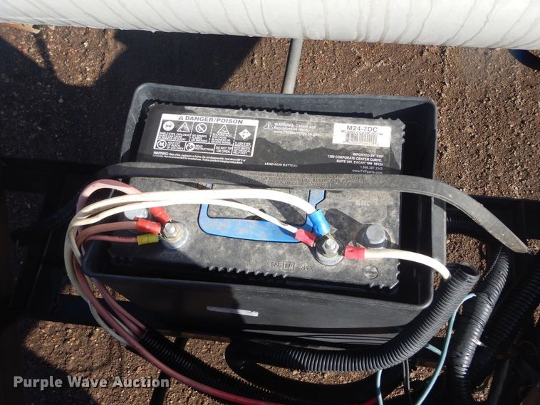 image for item MX9885 2006 Coachmen Capri  camper