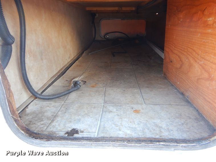 image for item MX9885 2006 Coachmen Capri  camper