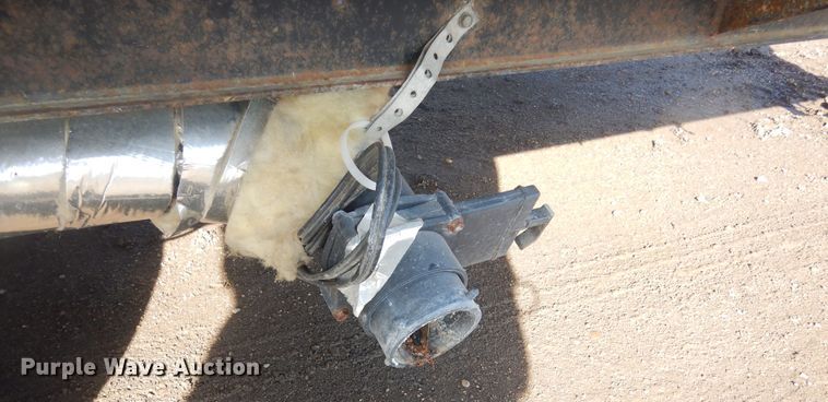 image for item MX9885 2006 Coachmen Capri  camper