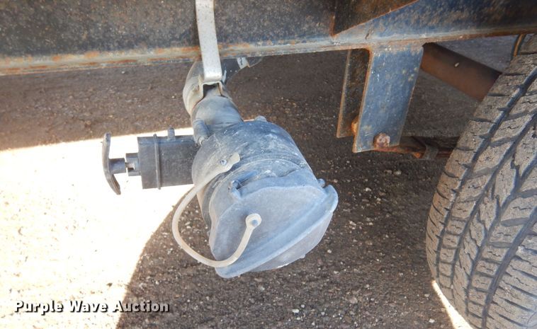 image for item MX9885 2006 Coachmen Capri  camper