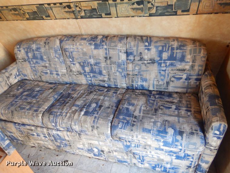 image for item MX9885 2006 Coachmen Capri  camper