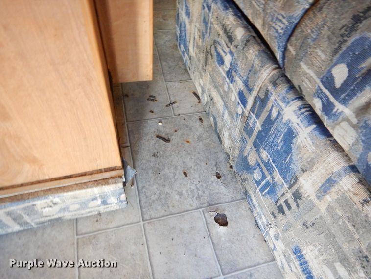 image for item MX9885 2006 Coachmen Capri  camper