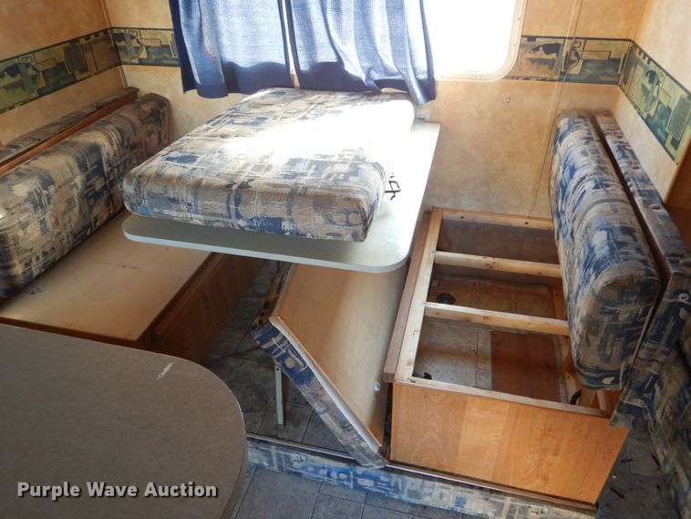 image for item MX9885 2006 Coachmen Capri  camper