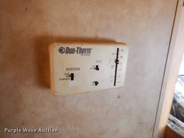 image for item MX9885 2006 Coachmen Capri  camper