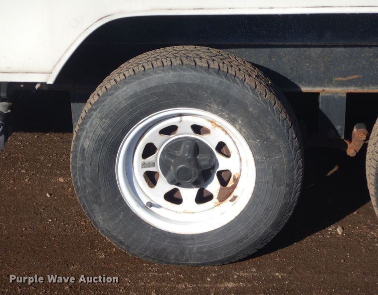 image for item MX9885 2006 Coachmen Capri  camper