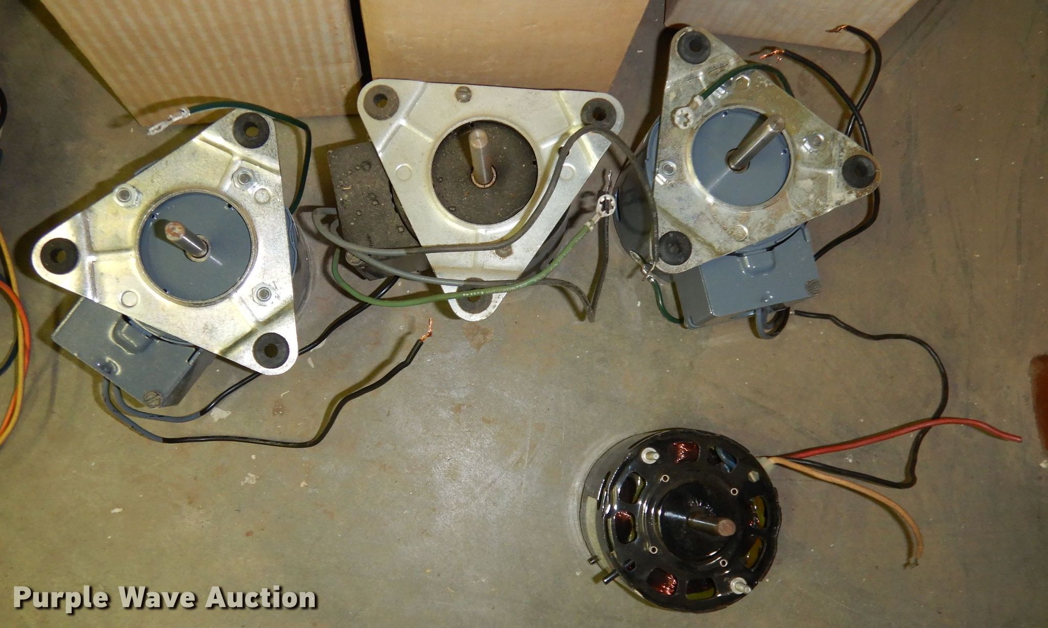 (10) electric motors in Topeka, KS Item JV9299 sold Purple Wave