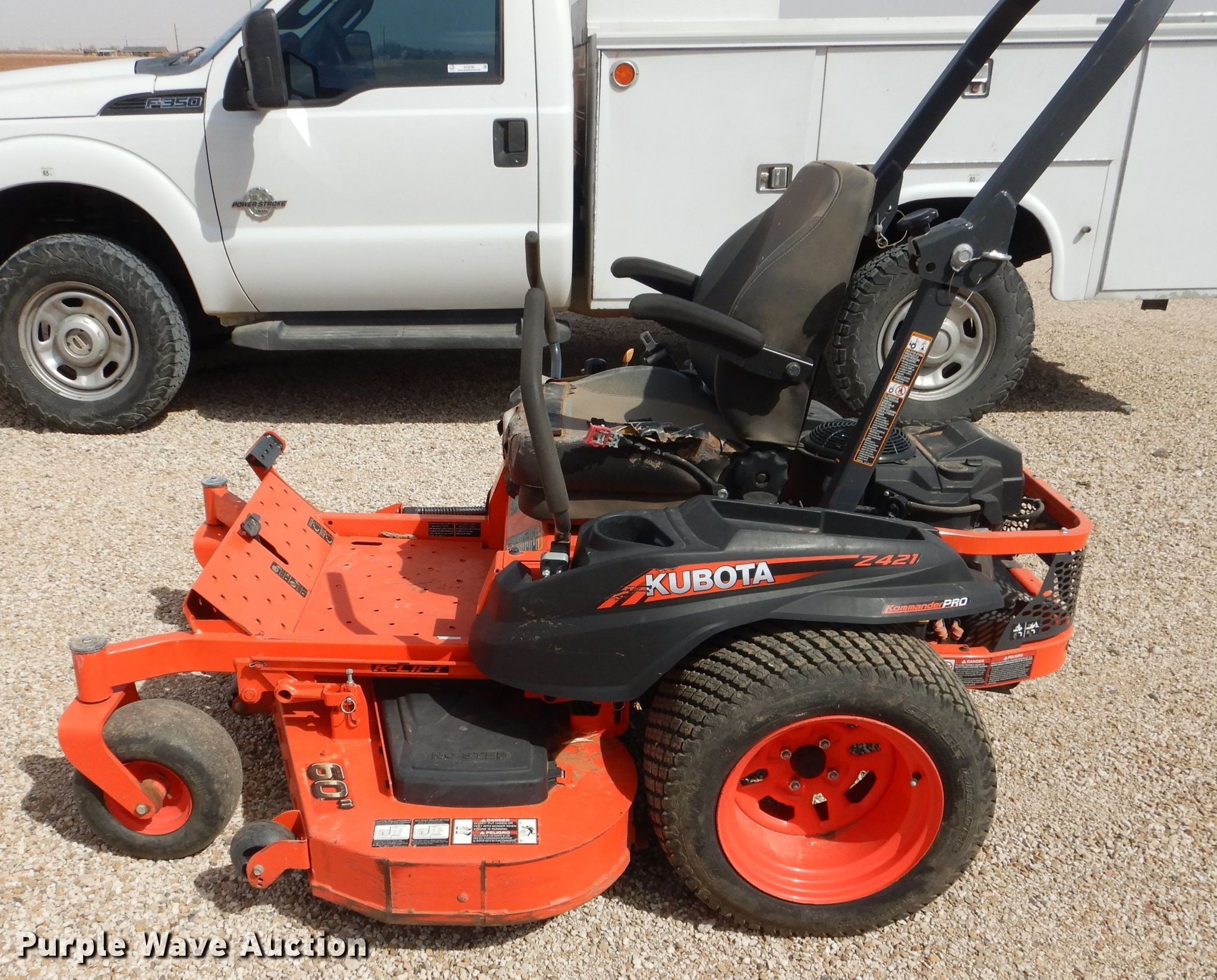2019 Kubota Z421 ZTR lawn mower in Slaton, TX Item