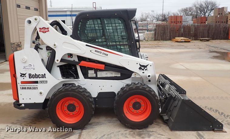 image for item DC4027 2015 Bobcat S590  skid steer loader