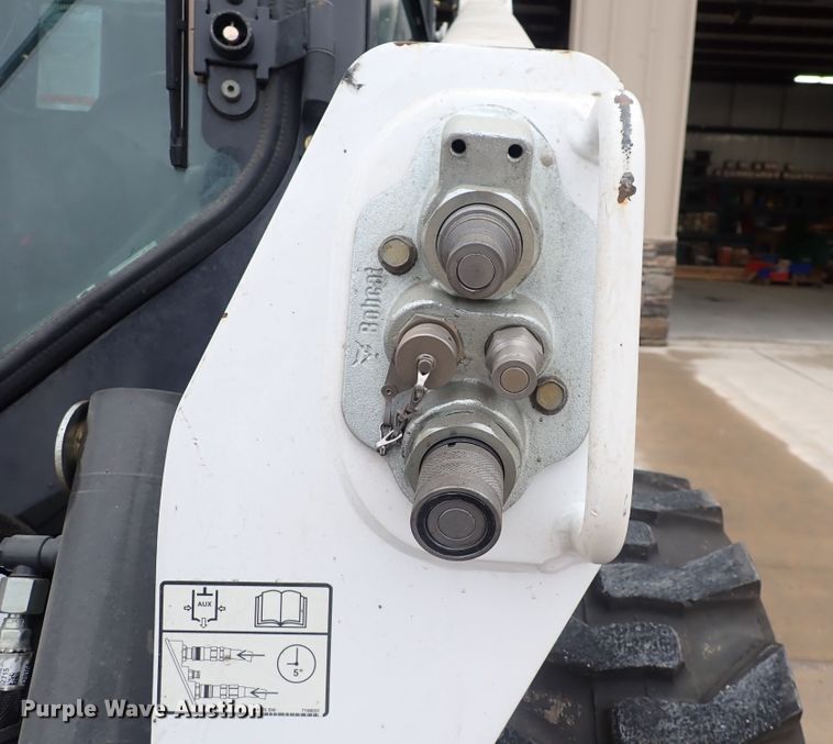 image for item DC4027 2015 Bobcat S590  skid steer loader