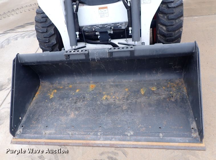 image for item DC4027 2015 Bobcat S590  skid steer loader