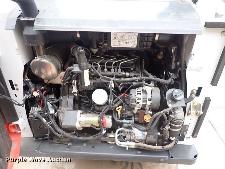 image for item DC4027 2015 Bobcat S590  skid steer loader