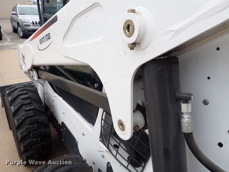 image for item DC4027 2015 Bobcat S590  skid steer loader