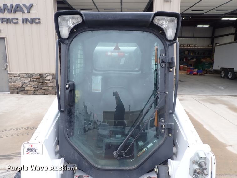 image for item DC4027 2015 Bobcat S590  skid steer loader