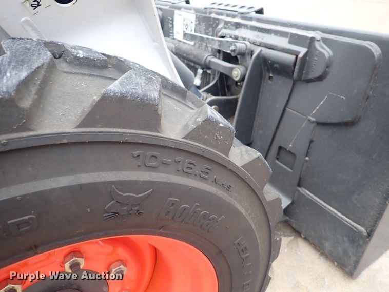 image for item DC4027 2015 Bobcat S590  skid steer loader