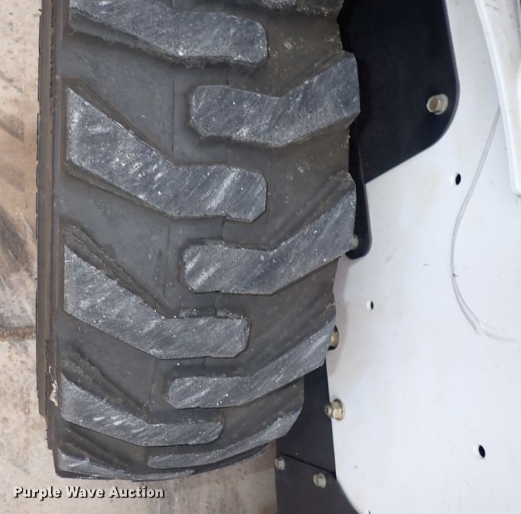 image for item DC4027 2015 Bobcat S590  skid steer loader