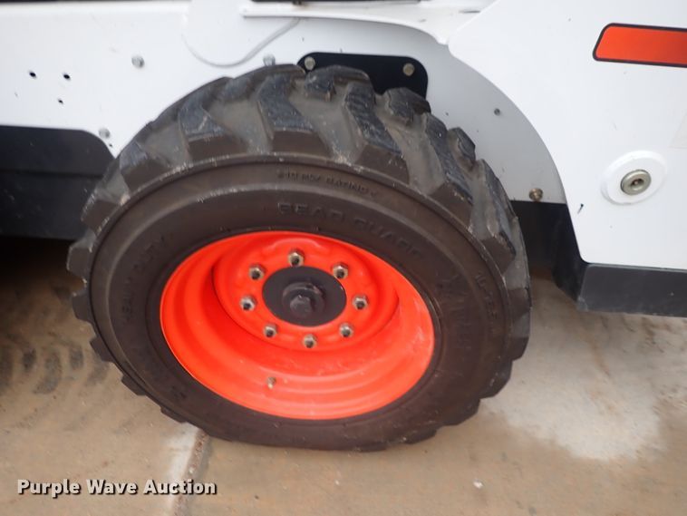 image for item DC4027 2015 Bobcat S590  skid steer loader