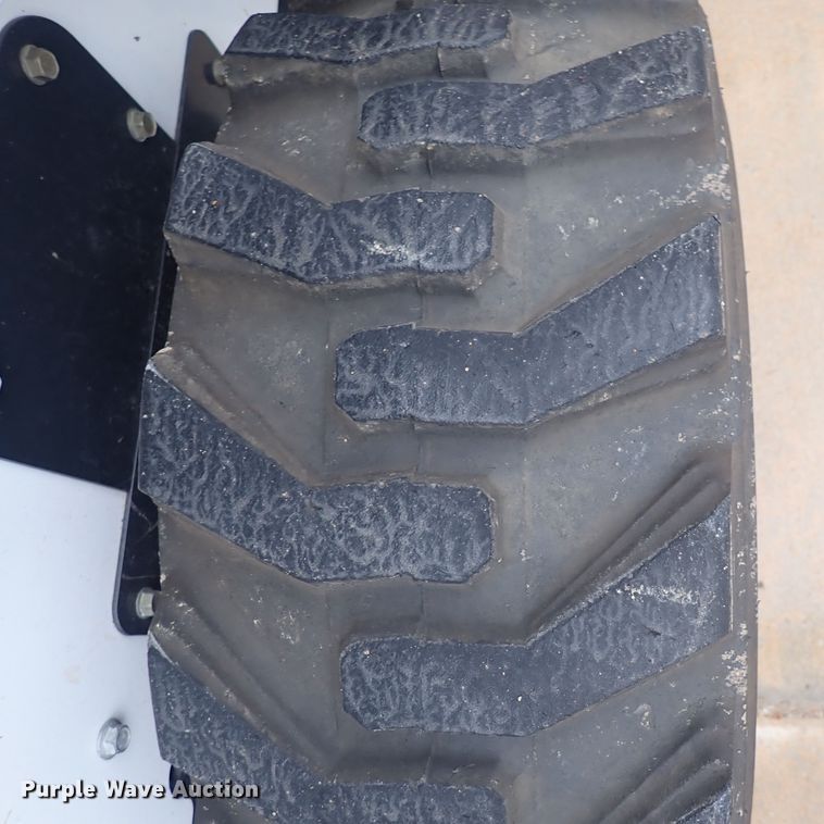 image for item DC4027 2015 Bobcat S590  skid steer loader