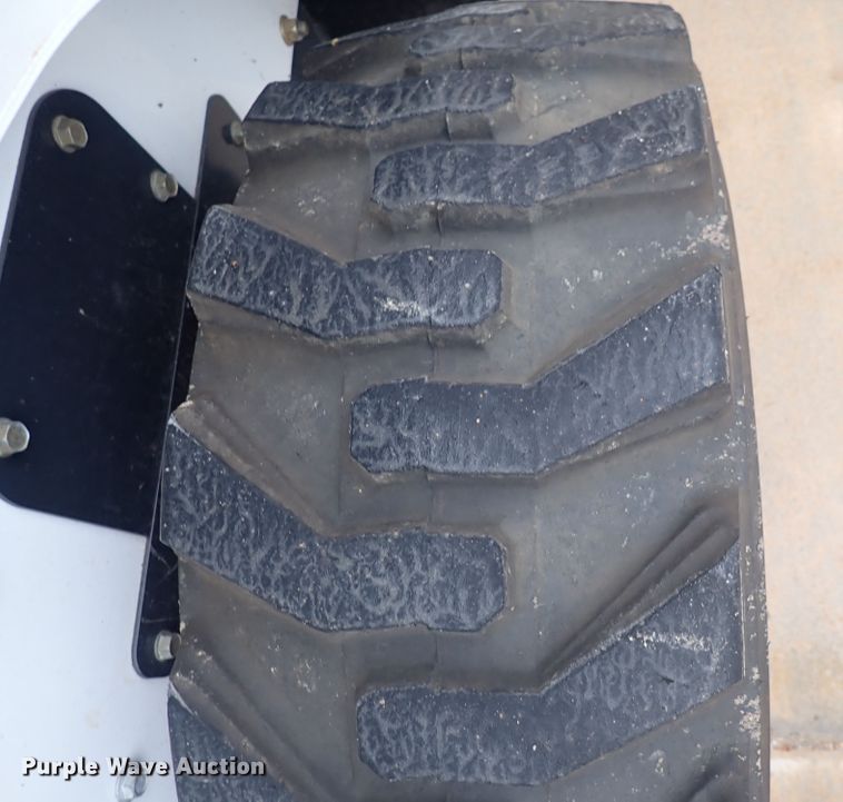 image for item DC4027 2015 Bobcat S590  skid steer loader