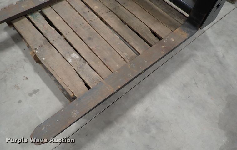 image for item DC4027 2015 Bobcat S590  skid steer loader