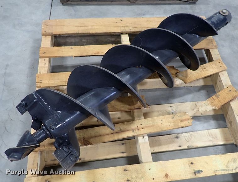 image for item DC4028 2015 Bobcat 15C  skid steer auger