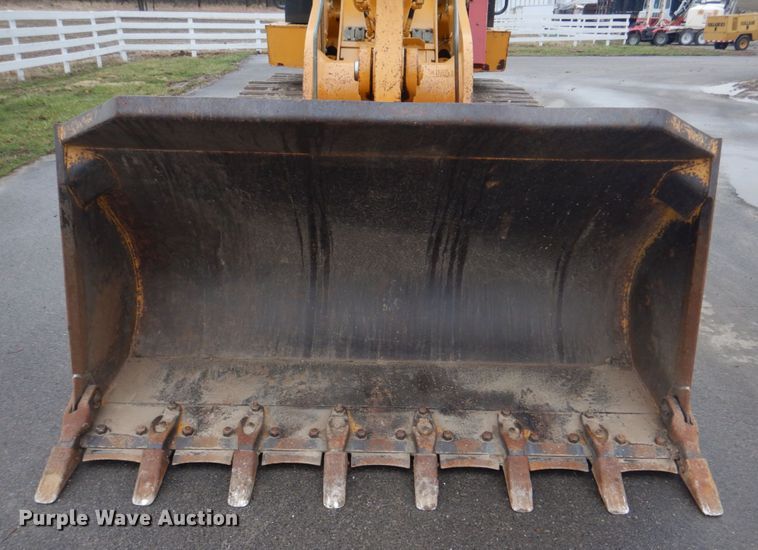 image for item DH8226 2004 John Deere 655C  track loader