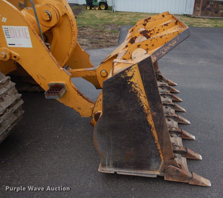 image for item DH8226 2004 John Deere 655C  track loader