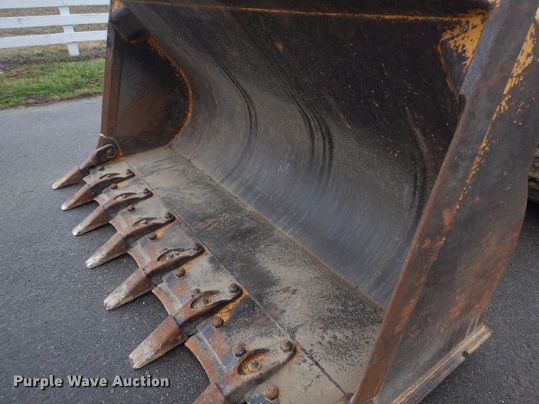 image for item DH8226 2004 John Deere 655C  track loader