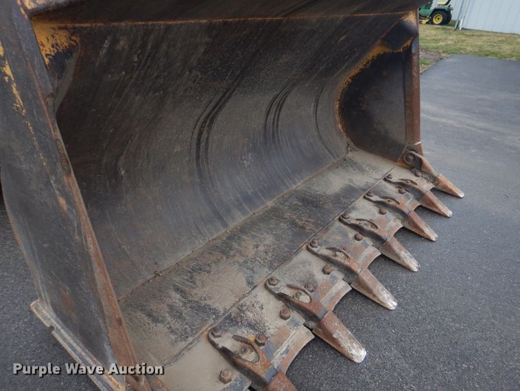 image for item DH8226 2004 John Deere 655C  track loader