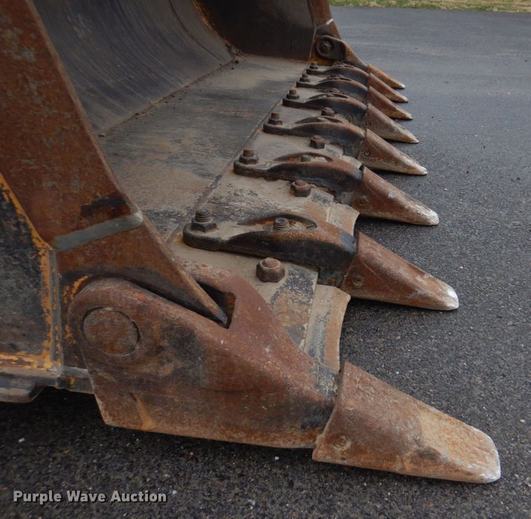 image for item DH8226 2004 John Deere 655C  track loader