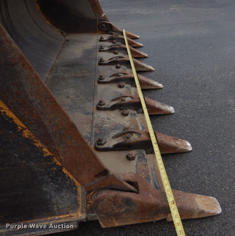 image for item DH8226 2004 John Deere 655C  track loader