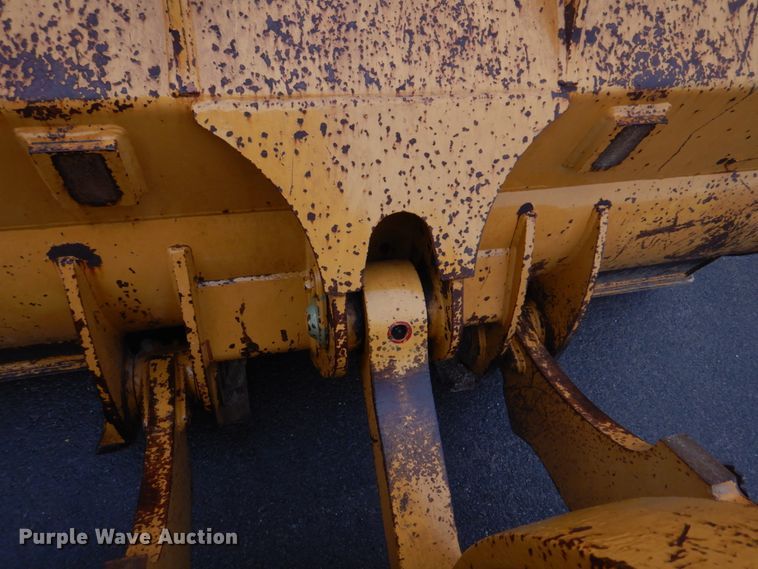 image for item DH8226 2004 John Deere 655C  track loader