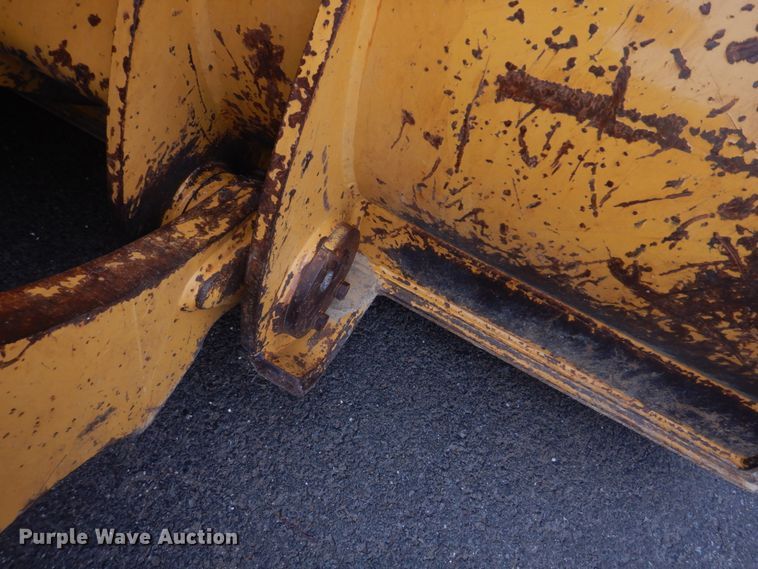 image for item DH8226 2004 John Deere 655C  track loader