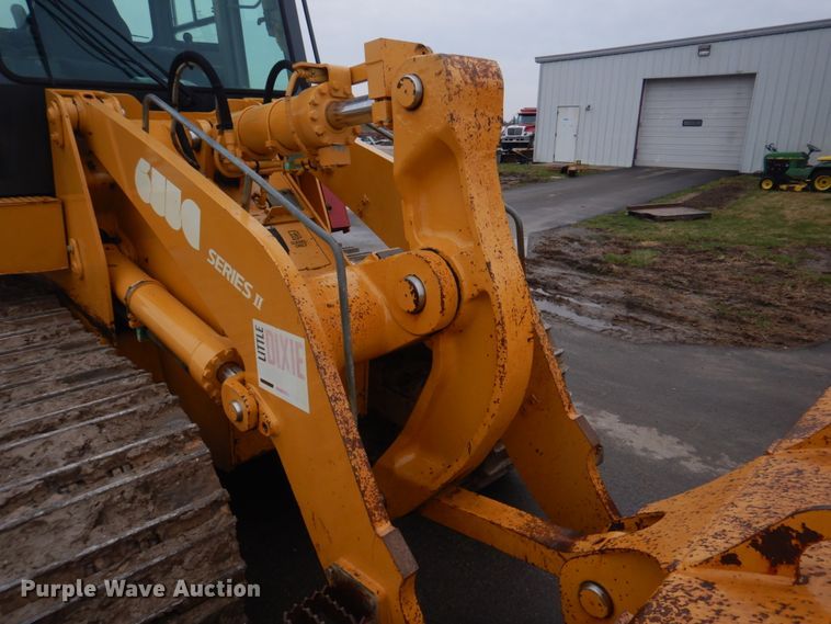 image for item DH8226 2004 John Deere 655C  track loader