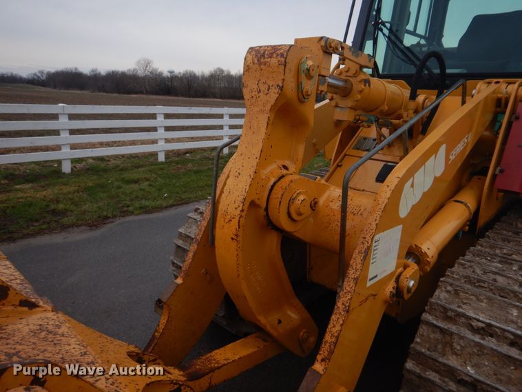 image for item DH8226 2004 John Deere 655C  track loader