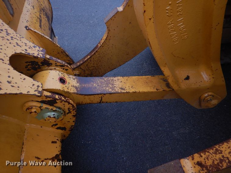 image for item DH8226 2004 John Deere 655C  track loader