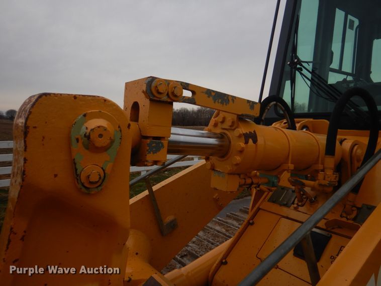 image for item DH8226 2004 John Deere 655C  track loader