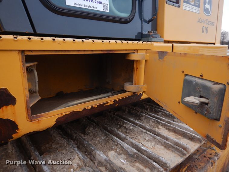 image for item DH8226 2004 John Deere 655C  track loader