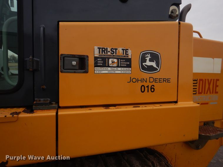 image for item DH8226 2004 John Deere 655C  track loader