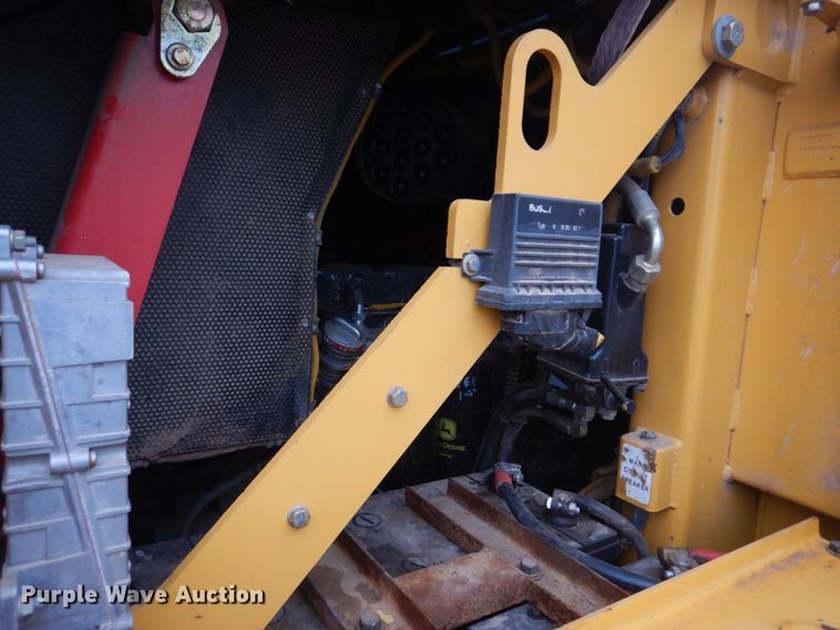 image for item DH8226 2004 John Deere 655C  track loader