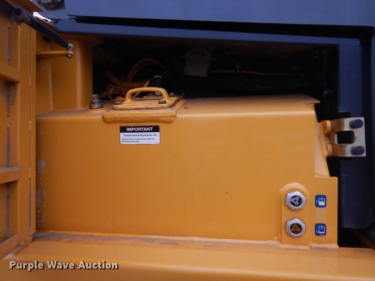 image for item DH8226 2004 John Deere 655C  track loader