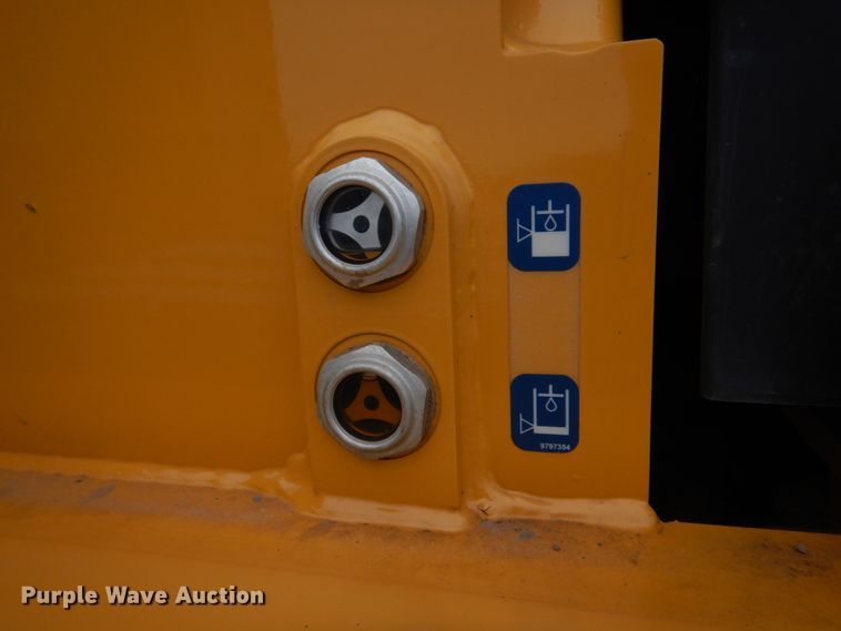 image for item DH8226 2004 John Deere 655C  track loader